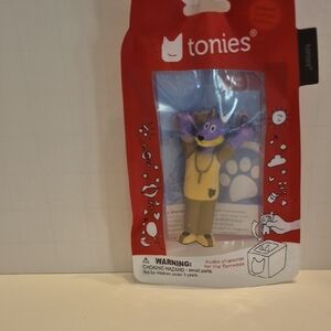 09-131Disney Tonies Character with Red and Yellow Outfit